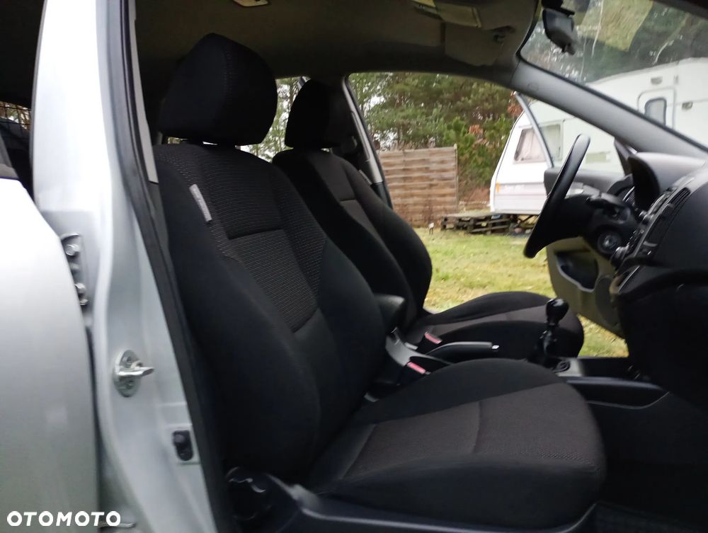 Hyundai i30 1.6 CRDi Base + World Cup - 21