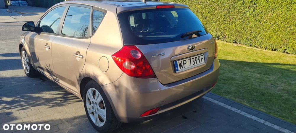 Kia Ceed 1.6 Crdi Comfort - 4