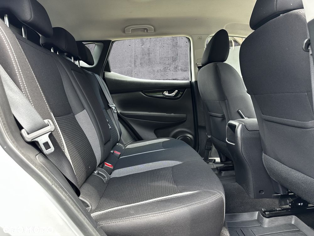 Nissan Qashqai 1.2 DIG-T Xtronic ACENTA - 15
