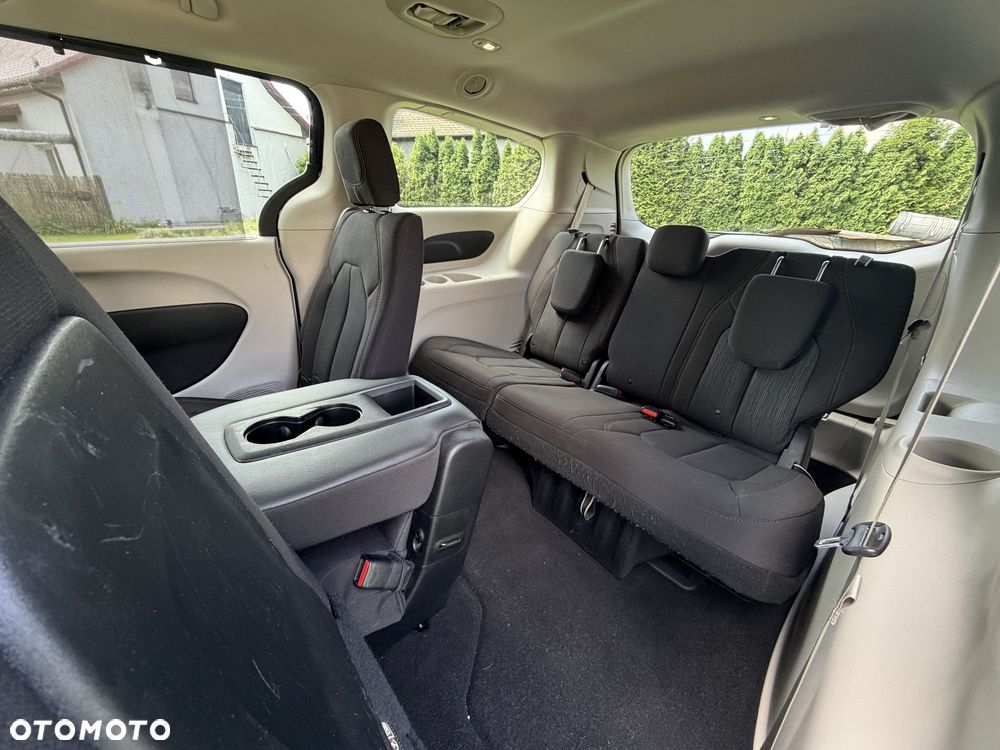 Chrysler Pacifica - 25