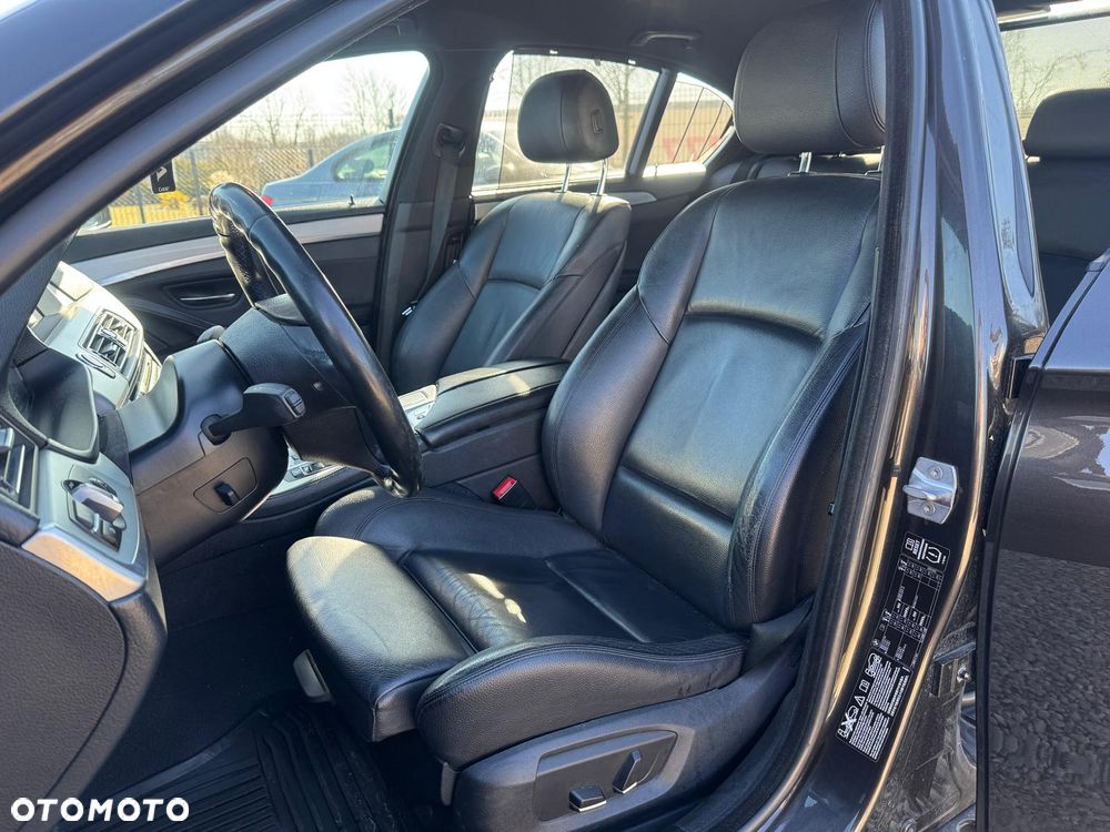 BMW Seria 5 530d xDrive - 12