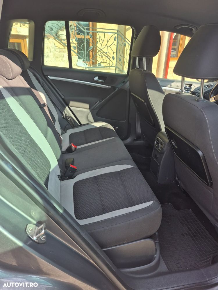Volkswagen Tiguan - 11