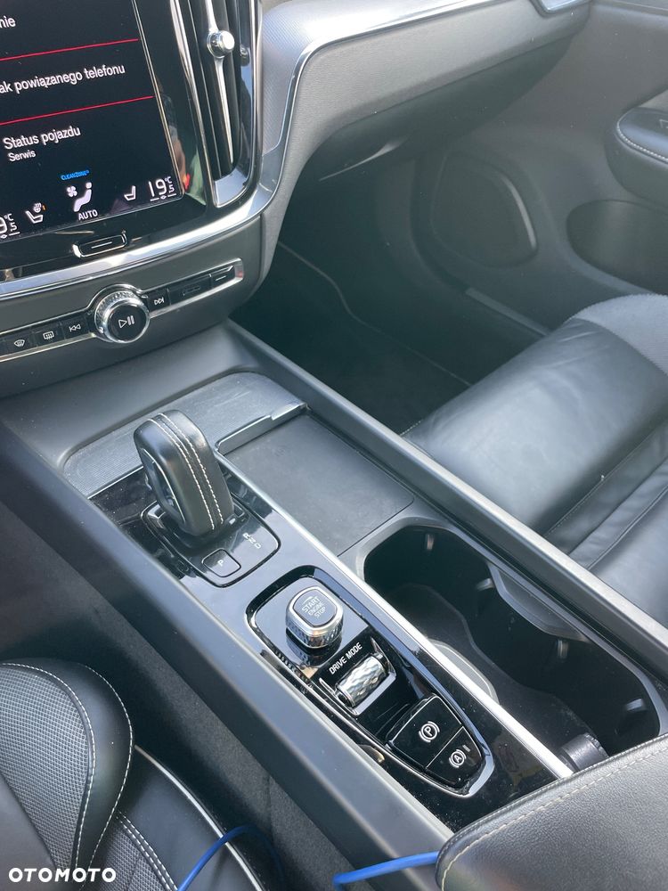 Volvo V60 B4 B R-Design - 18