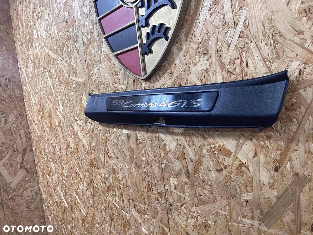 12174. porsche carrera gts listwa progu lewa 992853369a - 4