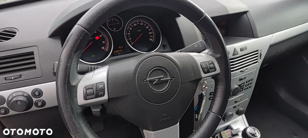 Opel Astra 1.6 - 9