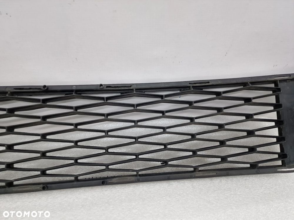 SEAT TOLEDO 4 IV 6JA 11- KRATKA ŚRODKOWA ZDERZAKA PRZEDNIEGO PRZÓD , NR 6JA853677 , NR AUKCJI KR373 - 13
