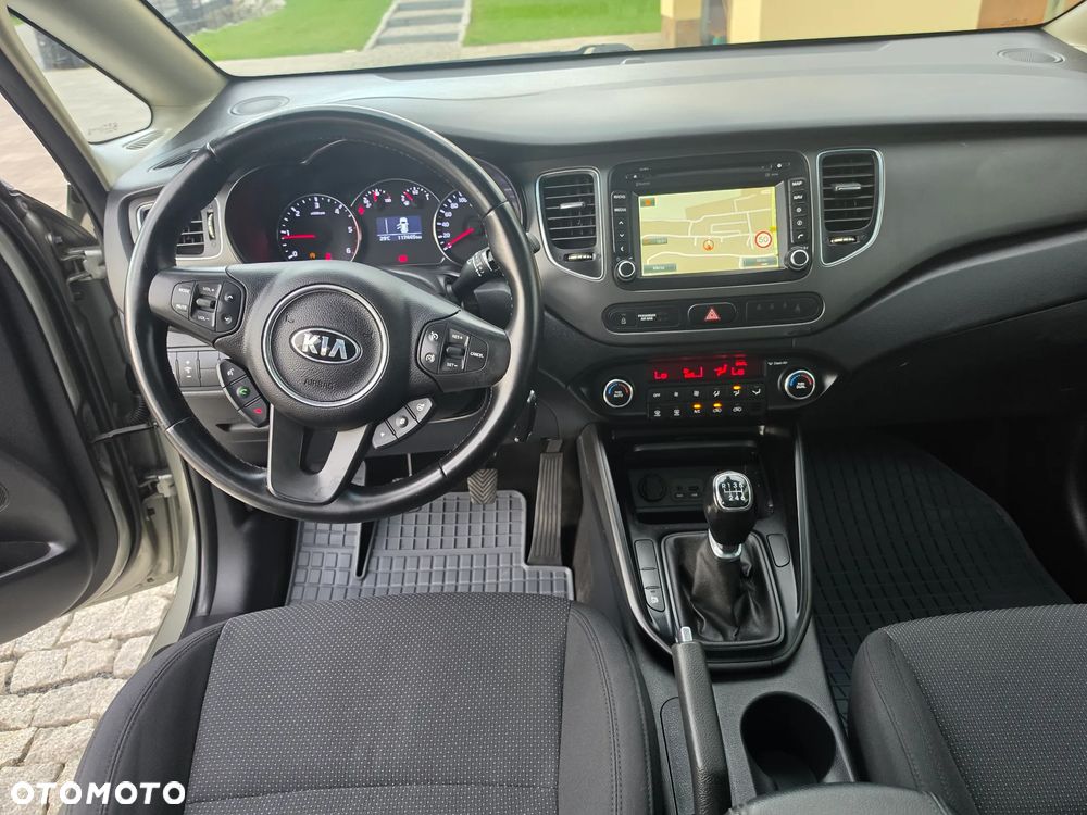 Kia Carens 1.7 CRDi 115 Dream-Team Edition - 31