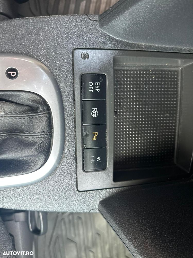 Volkswagen Touran 1.9TDI Highline DSG - 19