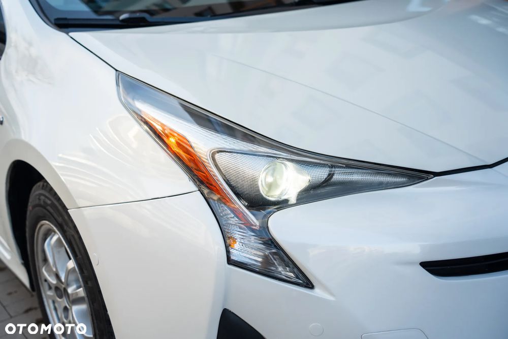 Toyota Prius 1.8 HSD Prestige - 16