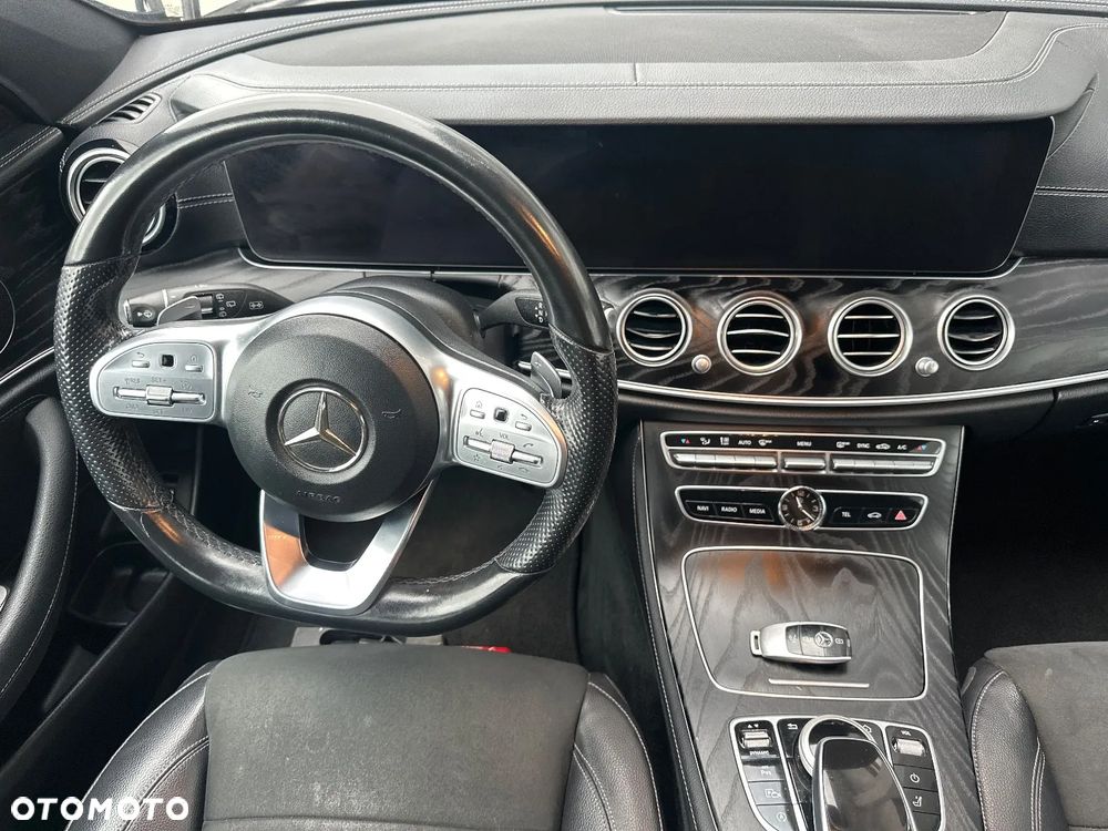 Mercedes-Benz Klasa E 220 d 4-Matic AMG - 22
