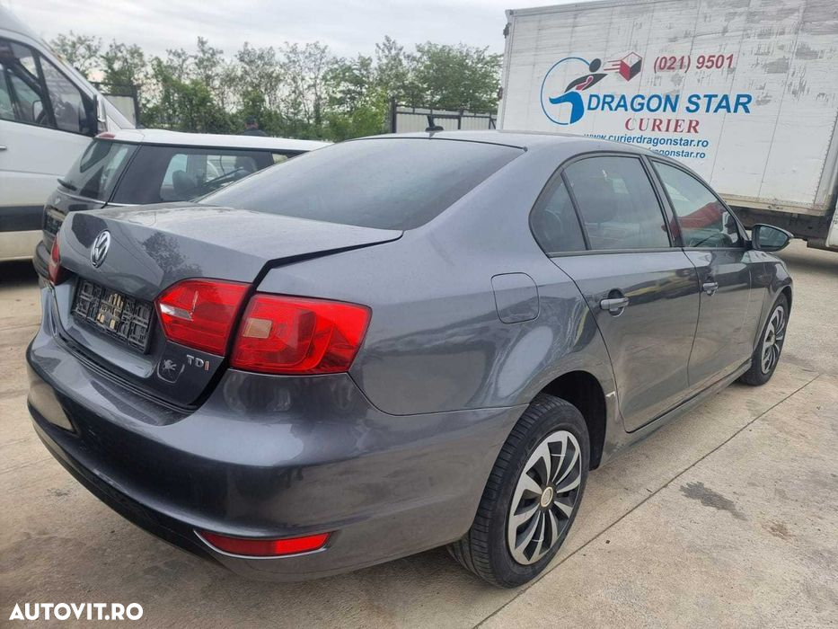 Dezmembram VW Jetta 2012, 1.6 TDI CAY, DSG - 3