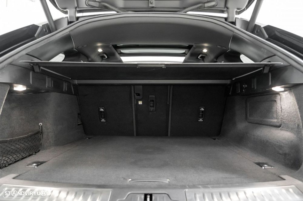 Land Rover Range Rover Velar 3.0 D300 AWD HSE - 9