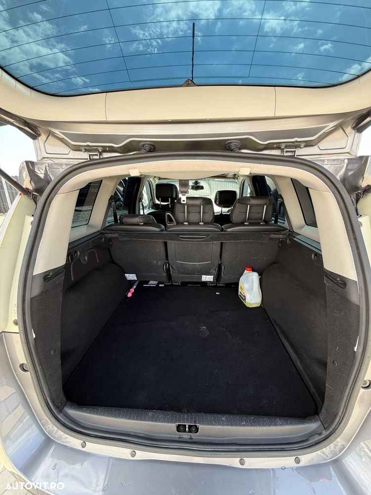 Renault Grand Scenic - 14