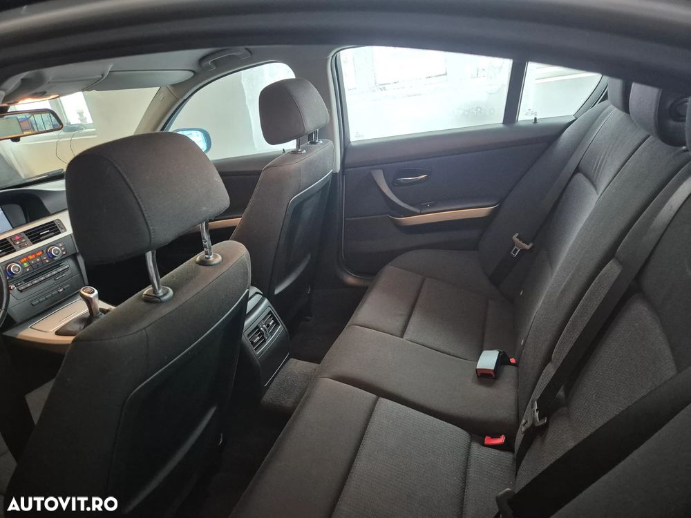 BMW Seria 3 318d - 13