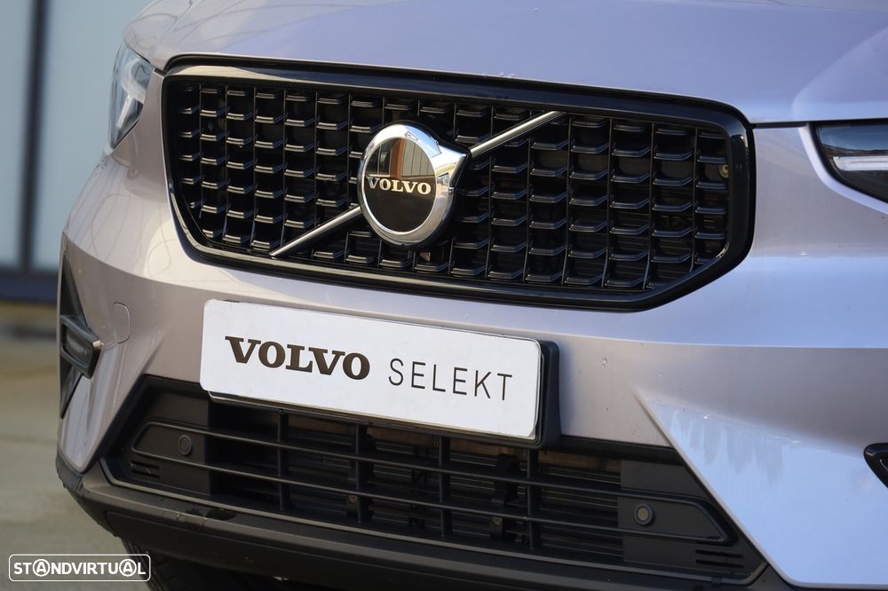 Volvo XC 40 2.0 B3 Plus Dark - 35