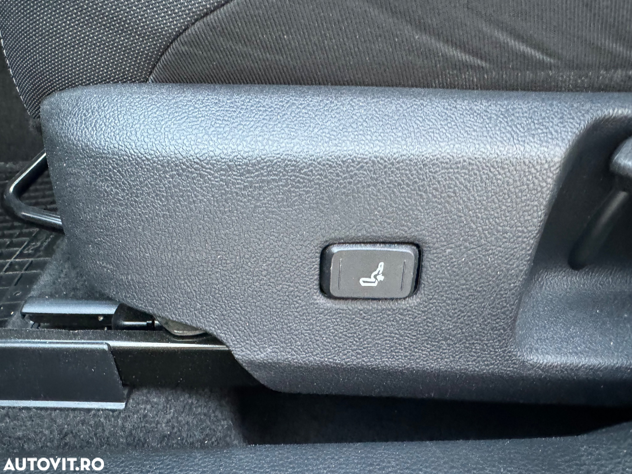 Toyota Corolla 1.8 Hybrid Comfort - 13