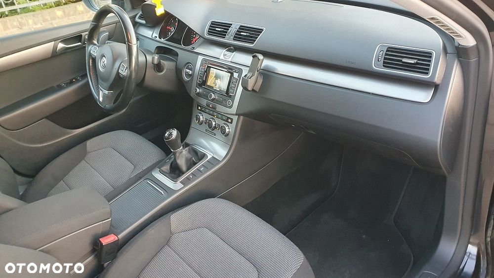 Volkswagen Passat 2.0 TDI BlueMotion Technology Comfortline - 11