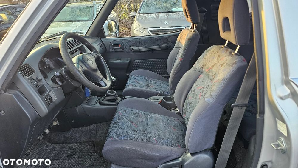 Toyota RAV4 2.0 Fun - 12