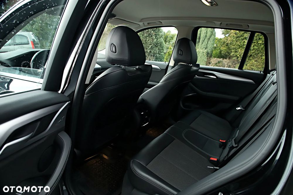 BMW X3 xDrive20i GPF Advantage - 23