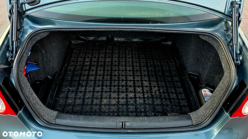 Volkswagen Jetta - 12