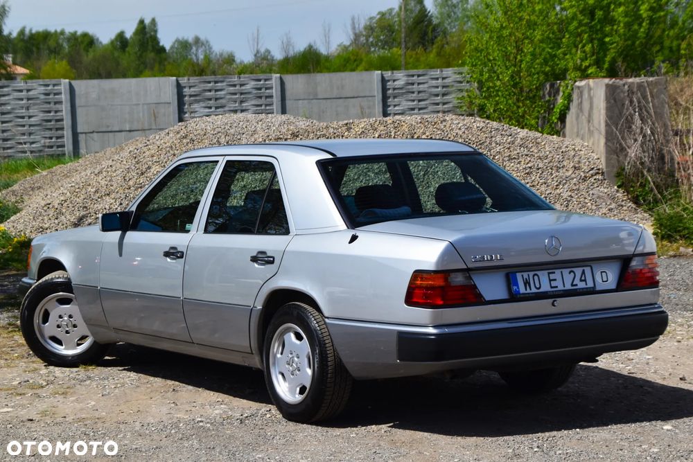 Mercedes-Benz Klasa E - 40