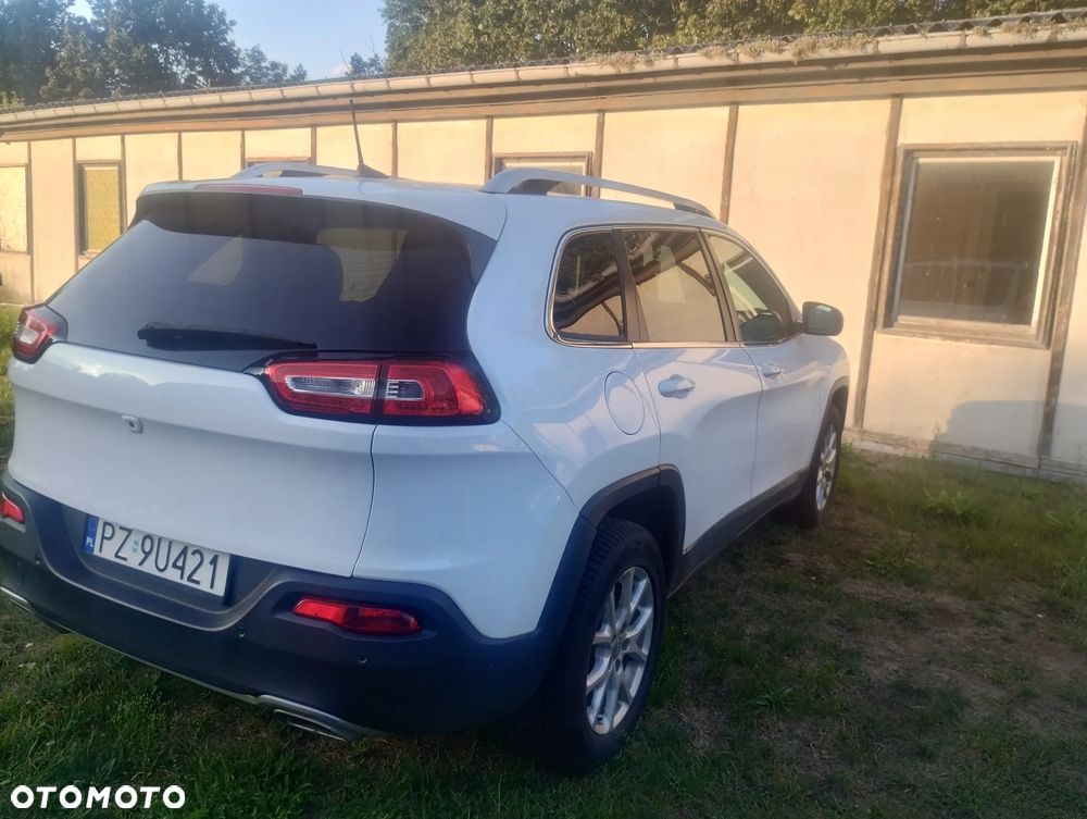 Jeep Cherokee - 4