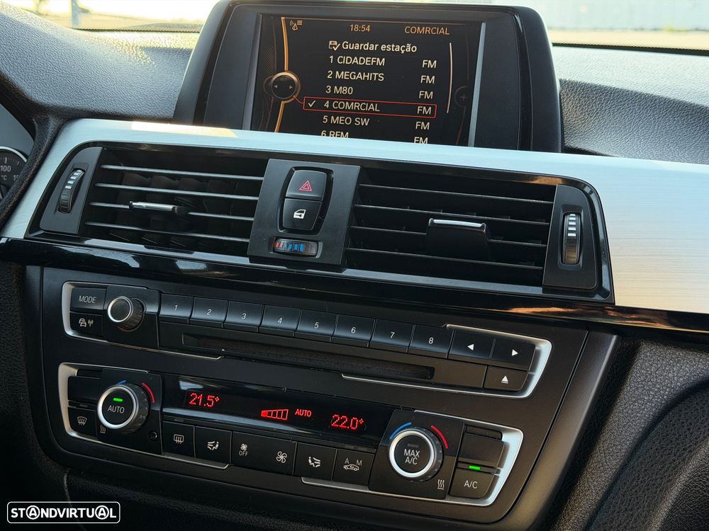BMW 320 d Auto Line Sport - 28