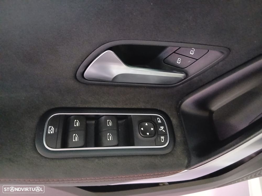 Mercedes-Benz A 250 e AMG Line - 27