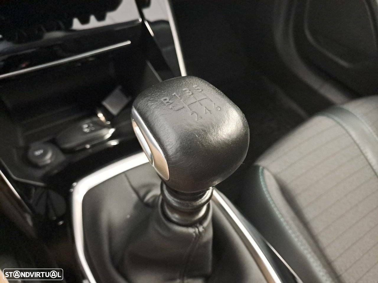 Peugeot 2008 1.2 PureTech Allure Pack - 23