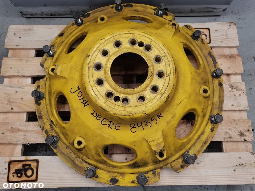 Środek felgi John Deere 8345 R R303741 - 4