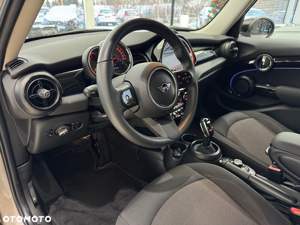 MINI Cooper Standard - 8