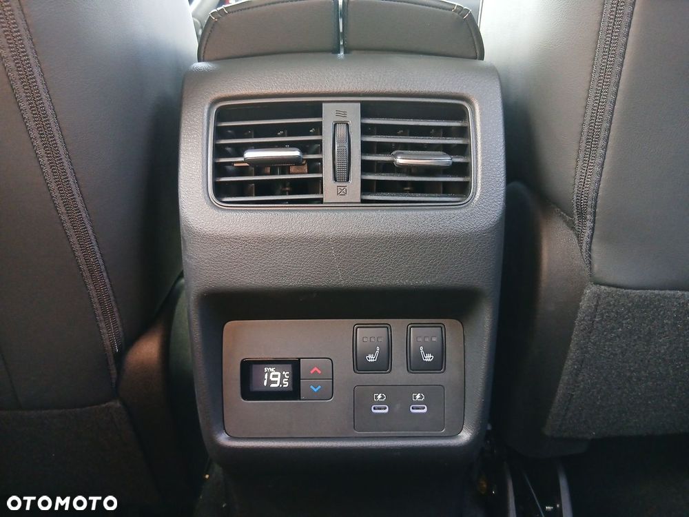 Nissan X-Trail 1.5 VC-T e-POWER N-Connecta e-4ORCE 7os - 24