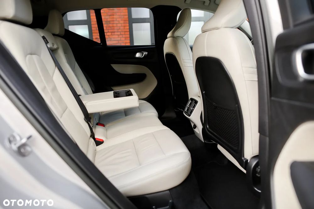 Volvo XC 40 B4 AWD Ultimate Bright - 27