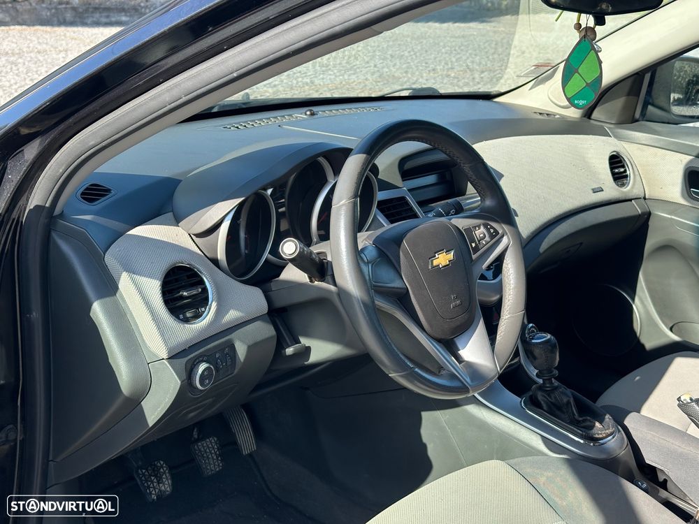 Chevrolet Cruze 1.6 LS - 17