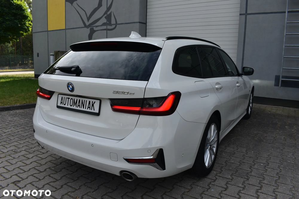 BMW Seria 3 320e Luxury Line - 13