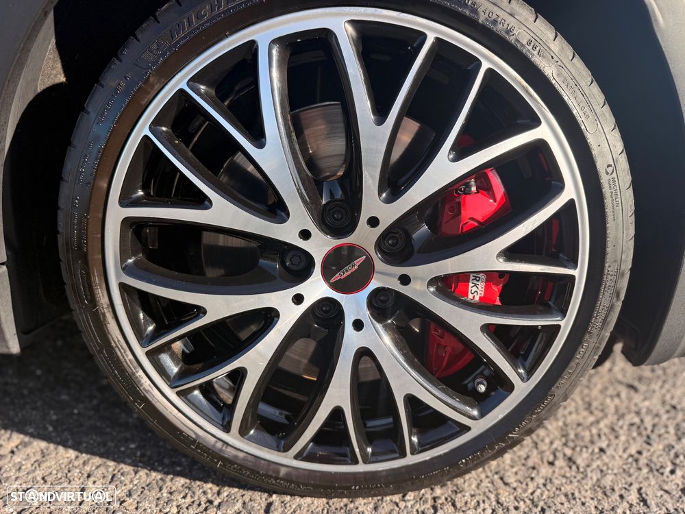 MINI 3 Portas John Cooper Works - 26