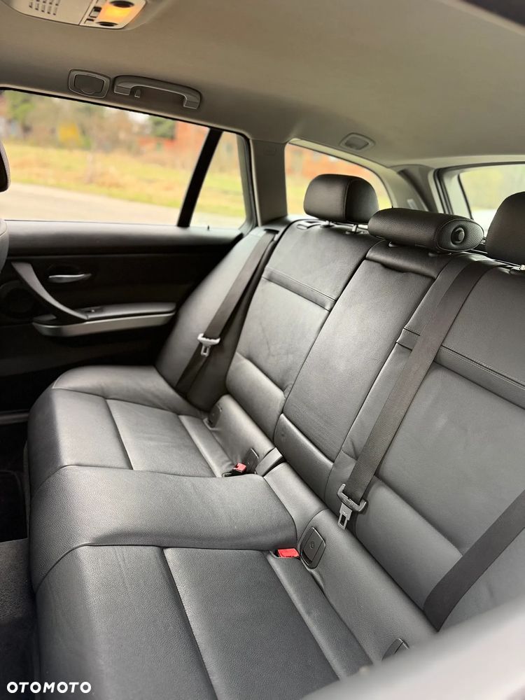 BMW Seria 3 320d - 17