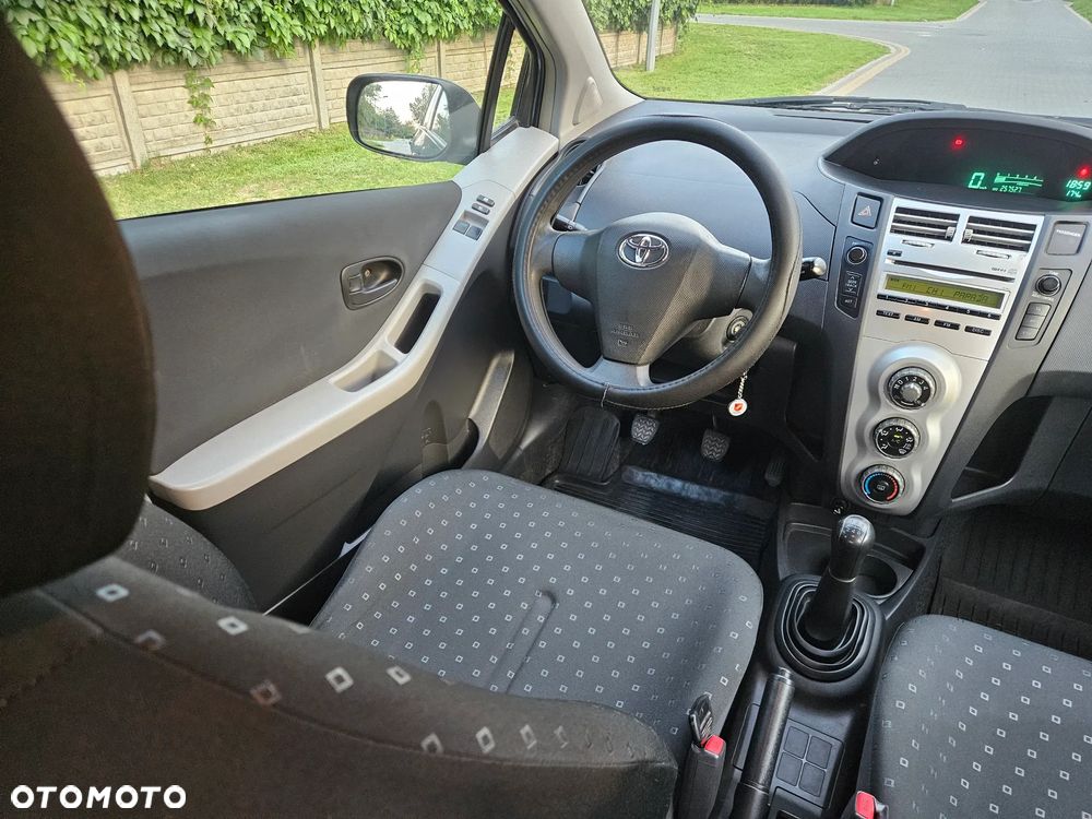 Toyota Yaris - 13
