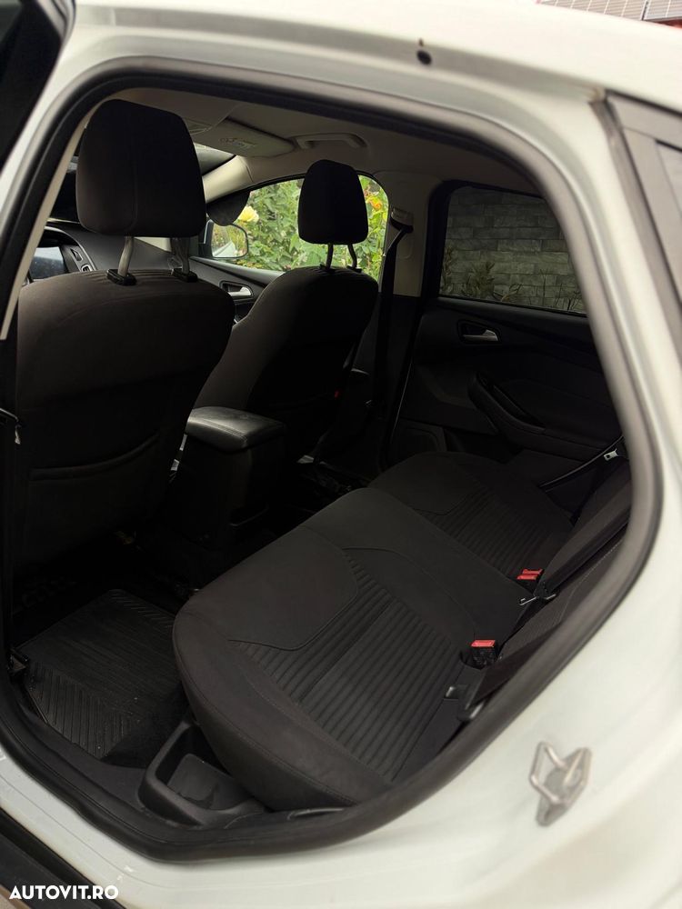 Ford Focus - 8