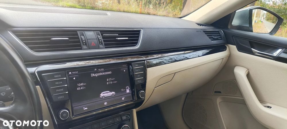 Skoda Superb 2.0 TDI L&K DSG - 31