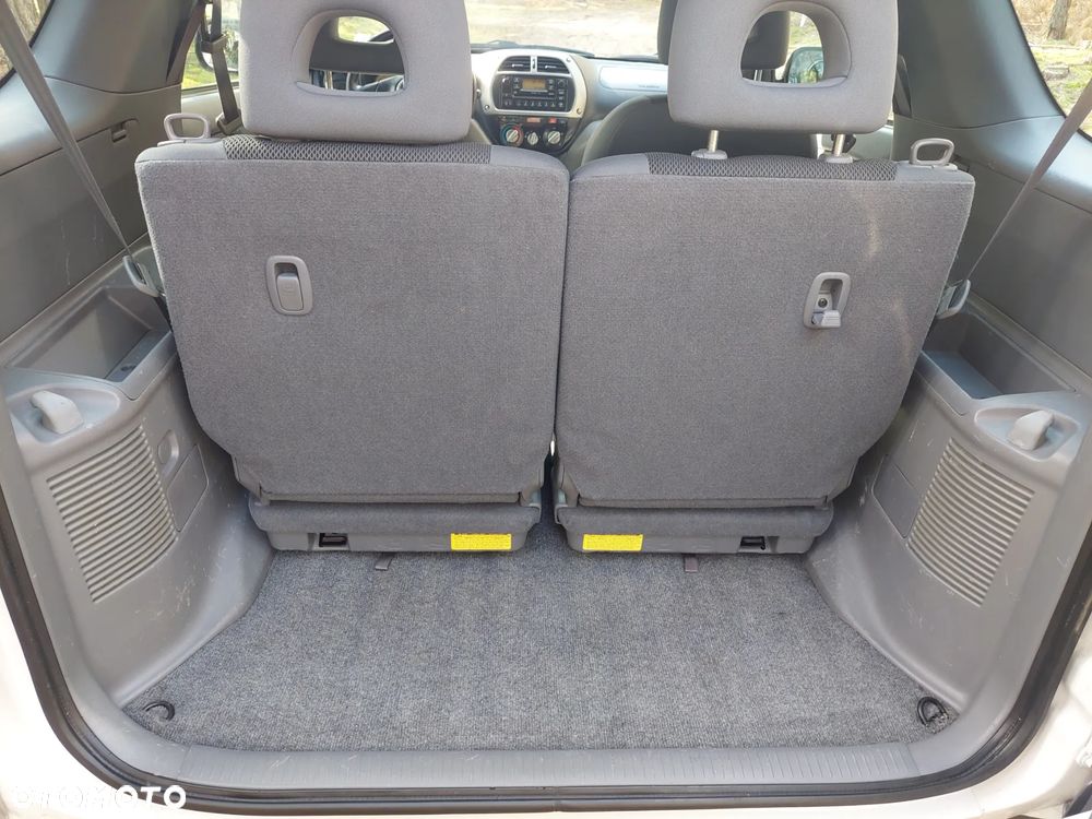 Toyota RAV4 4x4 Edition - 29
