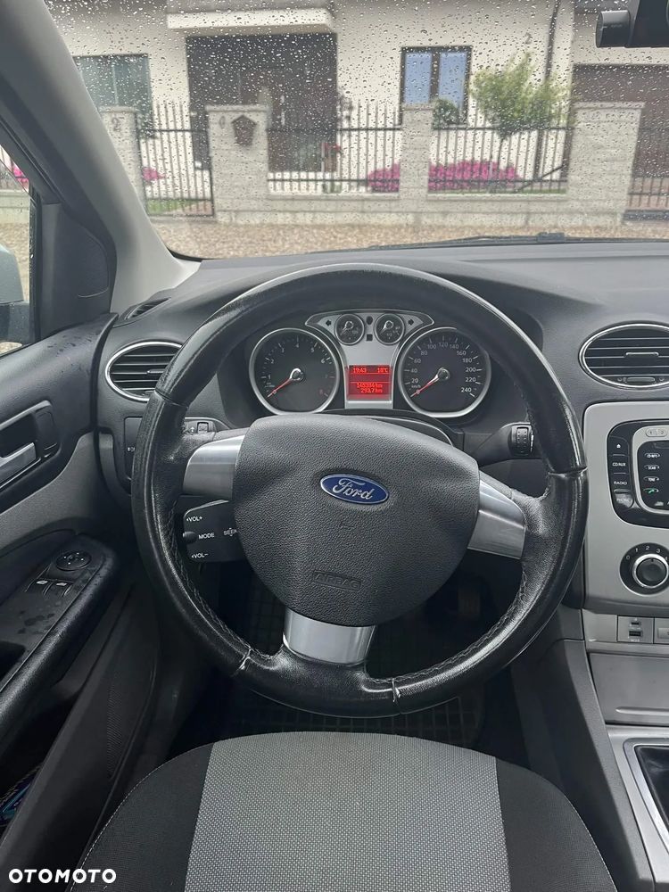 Ford Focus 1.6 Trend - 13