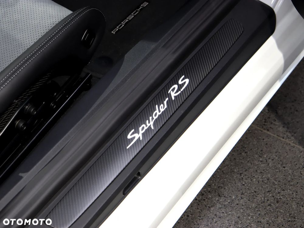 Porsche 718 Spyder - 29