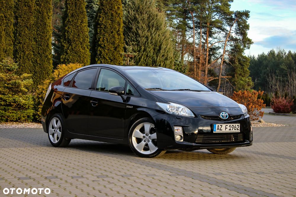 Toyota Prius (Hybrid) Executive - 10