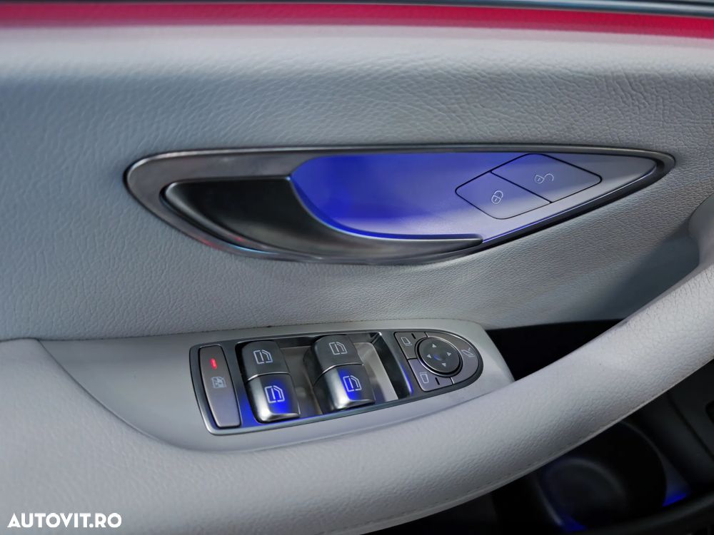 Mercedes-Benz E 200 d 9G-TRONIC - 29