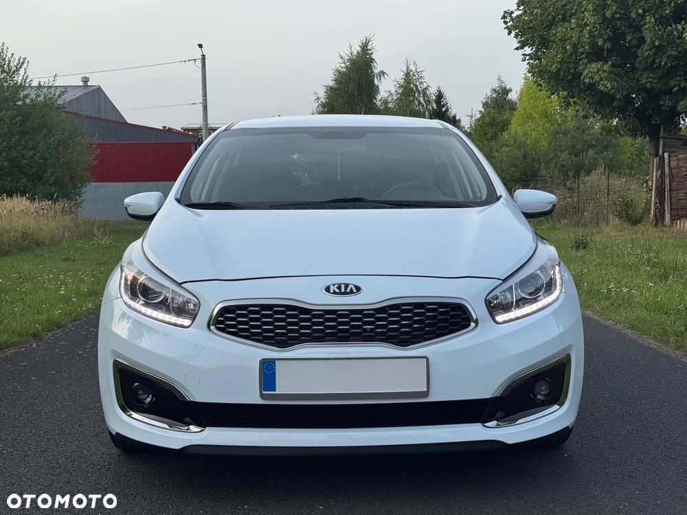 Kia Ceed 1.4 CVVT ISG Dream Team Edition - 9