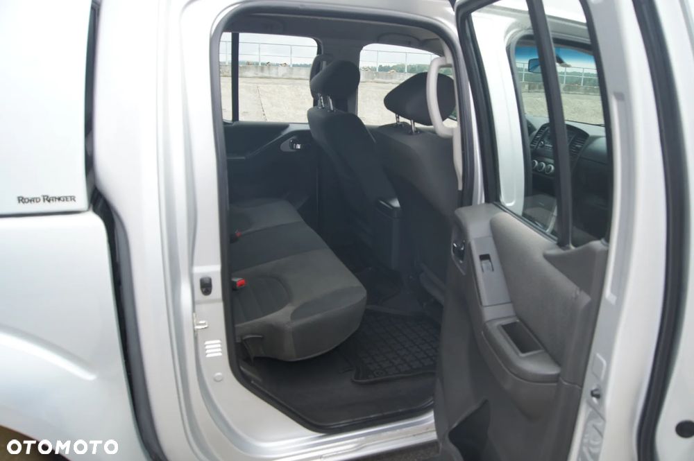 Nissan Navara 2.5 D SE Long EU5 - 17