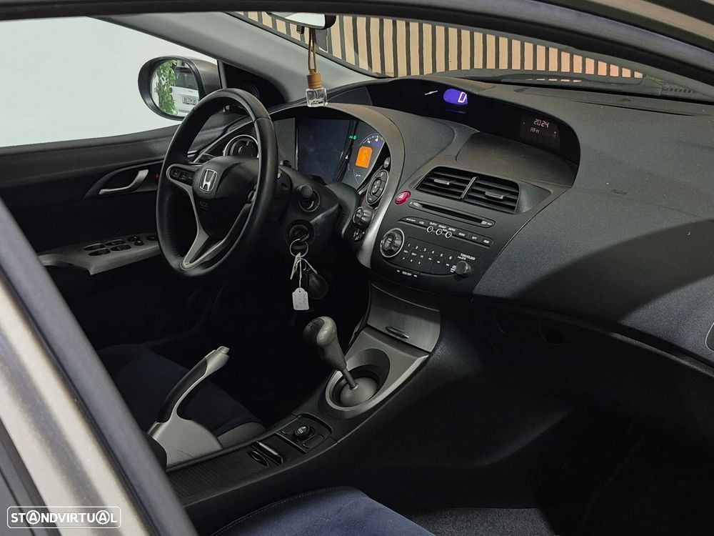 Honda Civic 1.4 Sport - 25