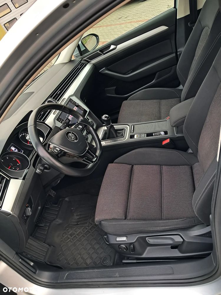 Volkswagen Passat 2.0 TDI BMT Comfortline - 9