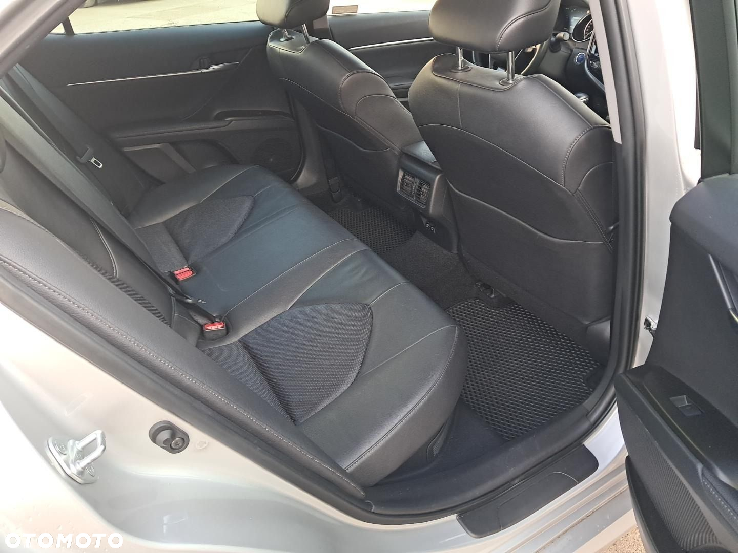 Toyota Camry - 11